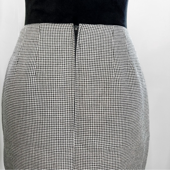 Vintage Mini Pencil Skirt Houndstooth Plaid Beautiful Condition Slit In Back - Picture 7 of 8